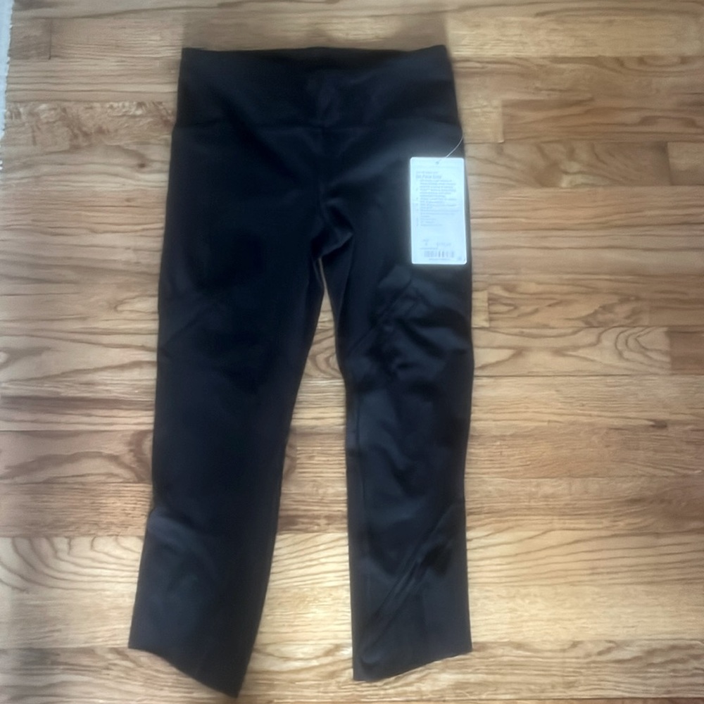 Lululemon On Pace Crop